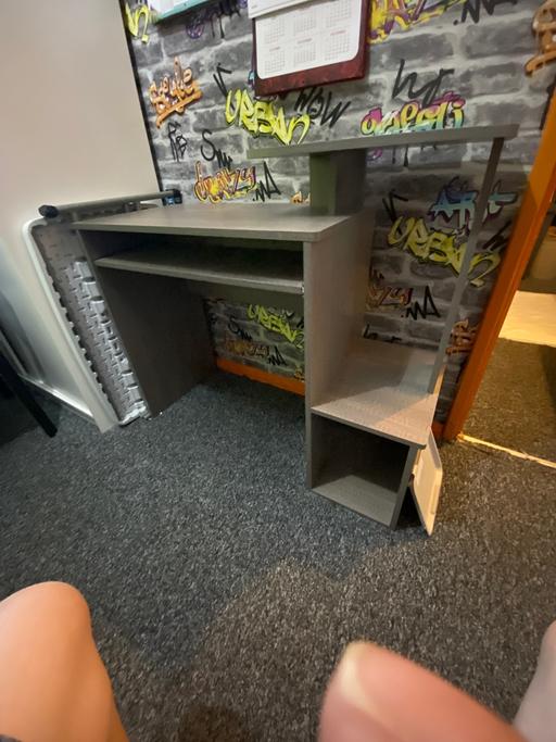 Buy & Sell Dentons Green Saint Helens - Photos for COMPUTER TV UNIT