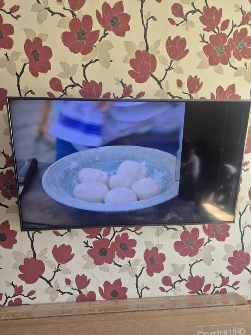Buy & Sell Stanningley Leeds - Photos for Samsung TV 43 with remote