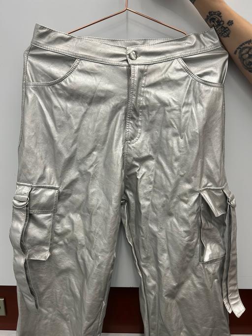 Buy & Sell Queen`s Park North West London - Photos for Silver metalic trousers