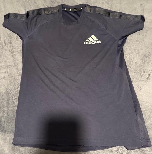 Buy & Sell Morley Leeds - Photos for Adidas gym top (UK Size Large Mens)