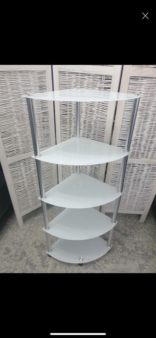 Buy & Sell Becontree East London - Photos for Beautiful glass side unit 5 shelves