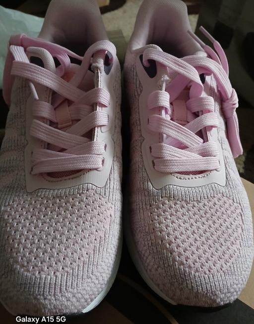 Buy & Sell Cranford Hounslow - Photos for WNA Ladies Size 8 running shoes