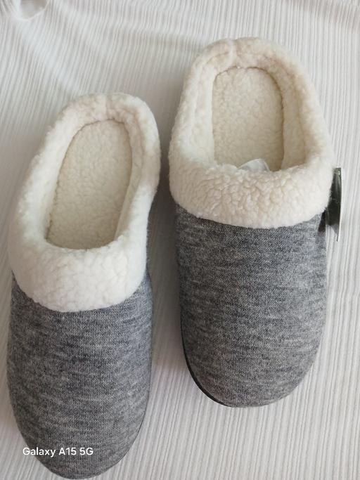 Buy & Sell Hounslow Heath Hounslow - Photos for Wishcotton Women's size 9-10 slip on slippers