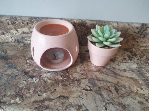 Buy & Sell Stainforth Doncaster - Photos for pink candle and flower pot