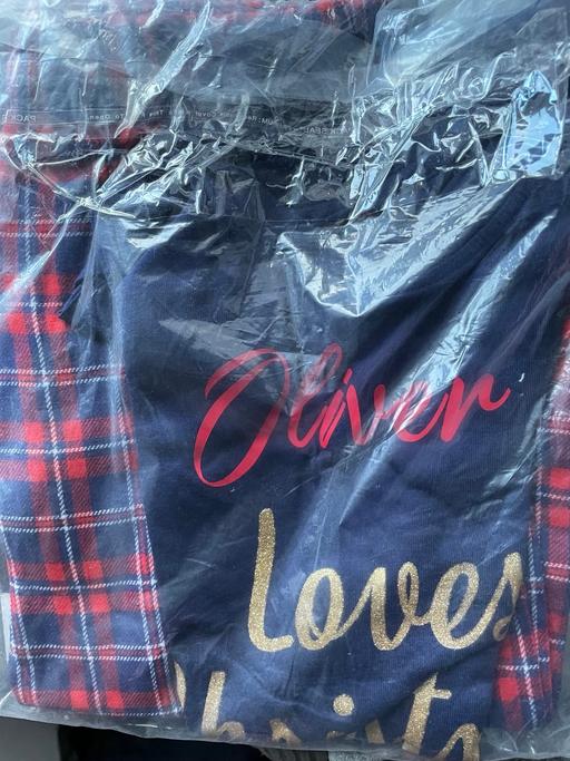 Buy & Sell Western Docks Southampton - Photos for Personalised name Oliver Christmas pjs 8-9