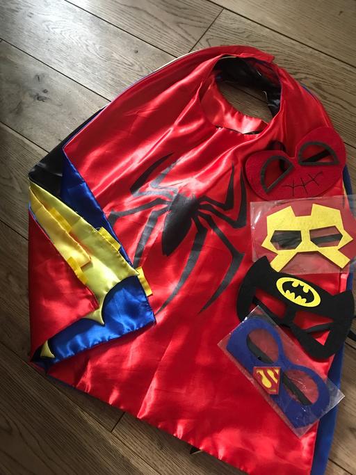 Buy & Sell Maze Hill South East London - Photos for 4 superhero capes & face-masks fancy costumes