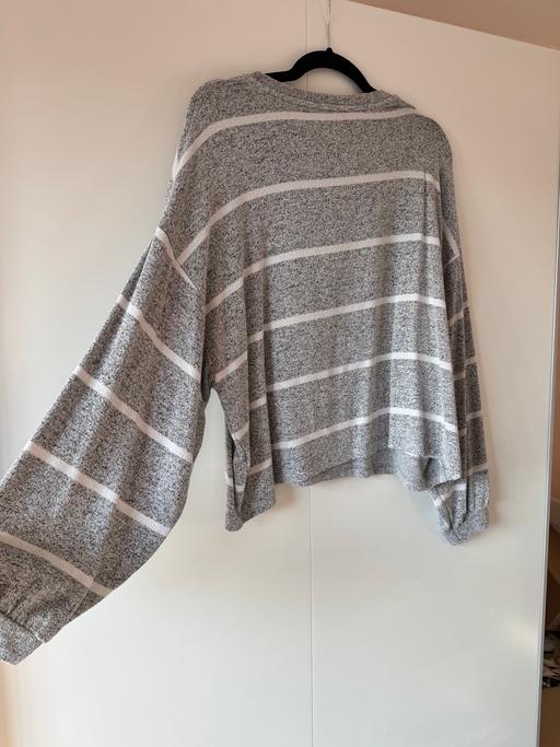 Buy & Sell Whiston Rotherham - Photos for New Look Grey & White Striped Crop Jumper L