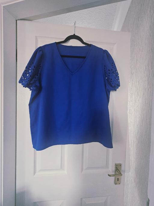 Buy & Sell Newton Doncaster - Photos for Top, size 16.. like new