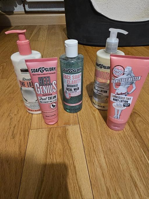 Buy & Sell Moseley Village Wolverhampton - Photos for soap and glory bundle