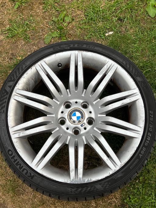Vehicles Dudley Port Sandwell - Photos for Genuine Bmw 19” alloy wheel