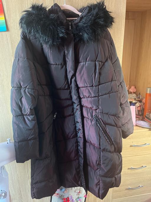 Buy & Sell Holborn Central London - Photos for Burgundy jacket 22-24