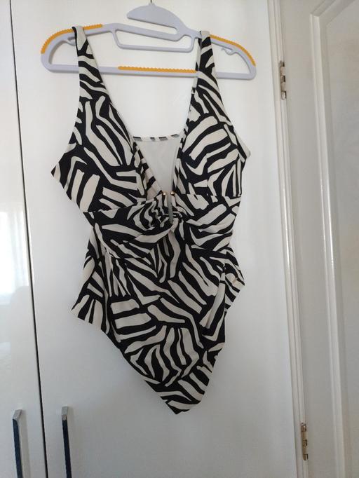 Buy & Sell Darlaston Walsall - Photos for Ladies swimming costume