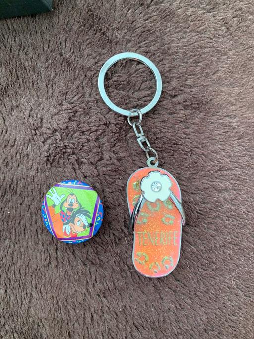 Buy & Sell Leamore Walsall - Photos for Keyring and badge