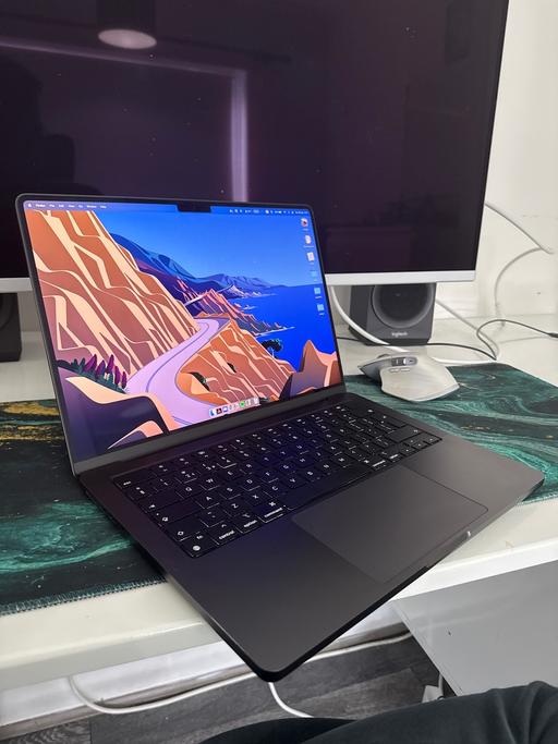 Buy & Sell North Finchley North London - Photos for macbook pro m4 16gb ram 512 GB