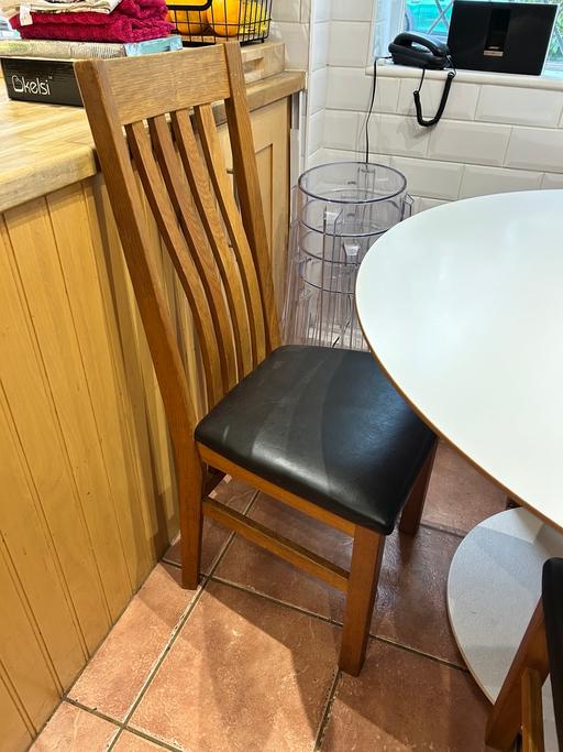 Buy & Sell Chavey Down Bracknell Forest - Photos for *FREE* 4 Dining room/Kitchen chairs