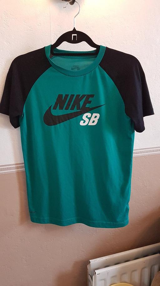 Buy & Sell Walsall Town Centre Walsall - Photos for NIKE Top