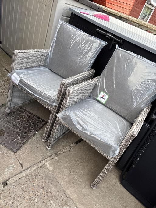 Buy & Sell Duckmanton Chesterfield - Photos for Barcelona cube chairs with cushions