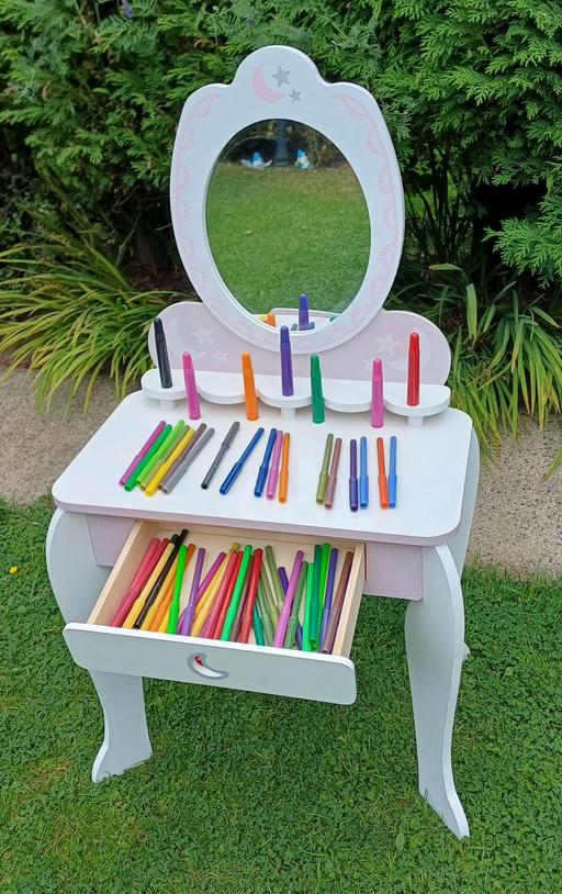 Buy & Sell Stockport Town Centre Stockport - Photos for Child's desk with colour pens