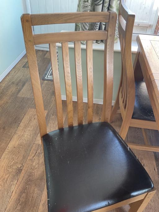 Buy & Sell Denmead Winchester - Photos for Oak dining table and four chairs
