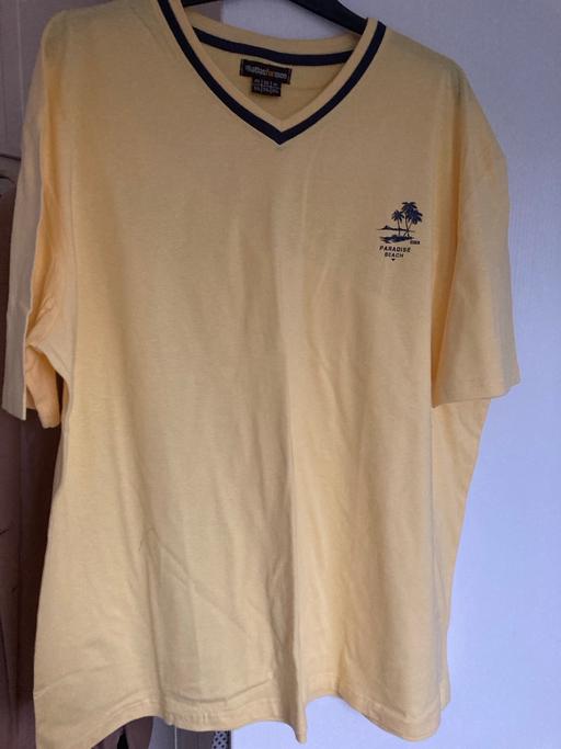 Buy & Sell Hagley Bromsgrove - Photos for Yellow T-shirt