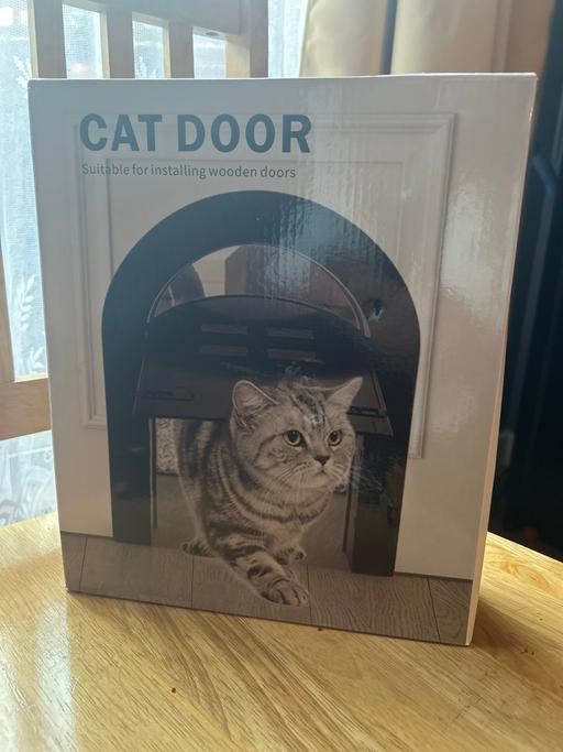 Buy & Sell Tottenham Green North London - Photos for Cat door new in box never open