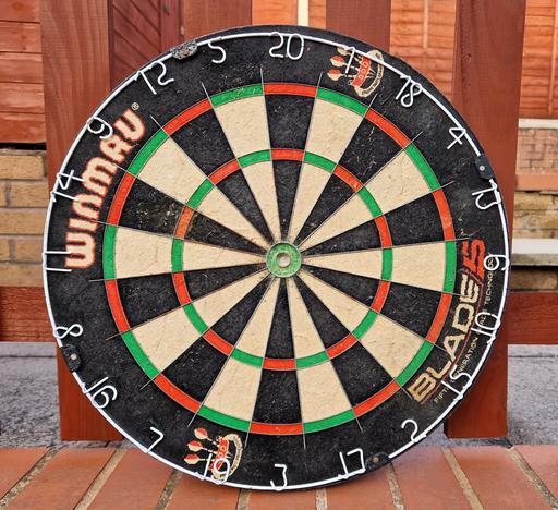 Buy & Sell Dudley Town Centre Dudley - Photos for Winmau Blade Dart Board. used
