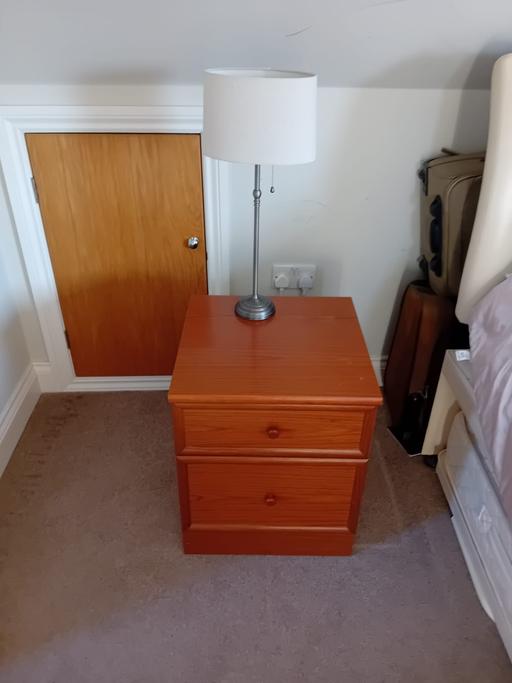 Buy & Sell Riddlesdown South East London - Photos for x2 Bedside tables