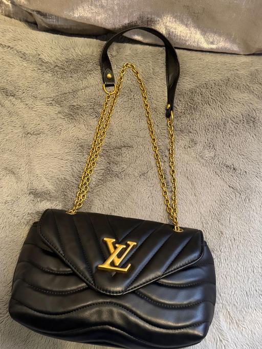 Buy & Sell Luton Town Centre Luton - Photos for Black shoulder bag