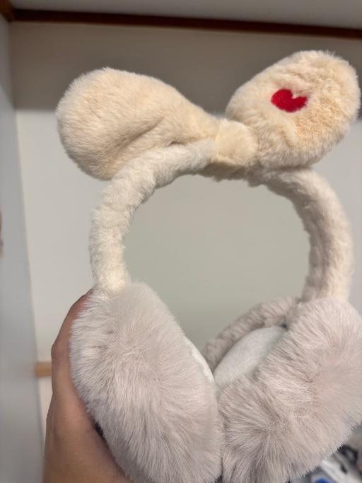 Buy & Sell Cardif City Centre Cardiff - Photos for Big Fluffy Earmuffs