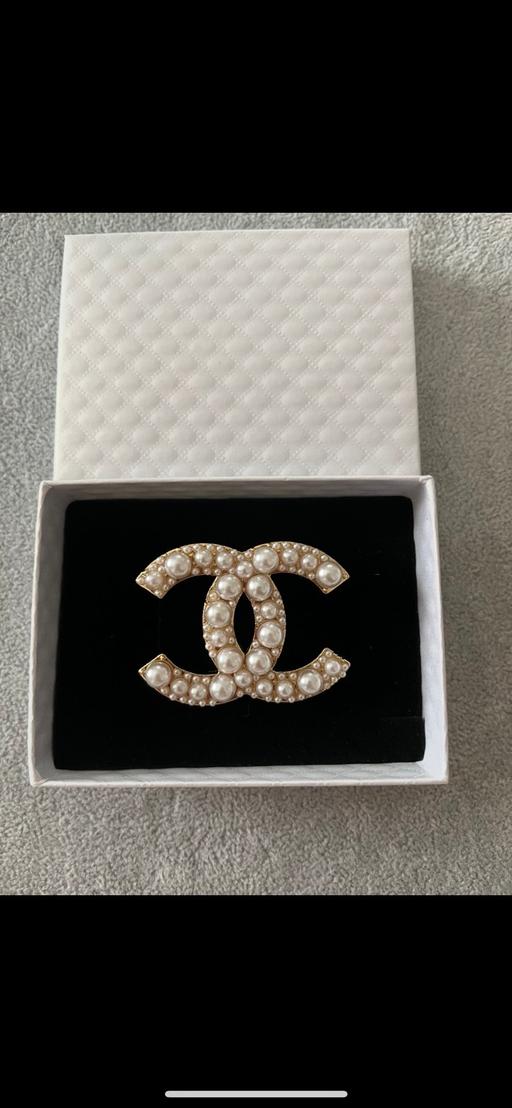 Buy & Sell Hamilton South Lanarkshire - Photos for Gorgeous new boxed brooch