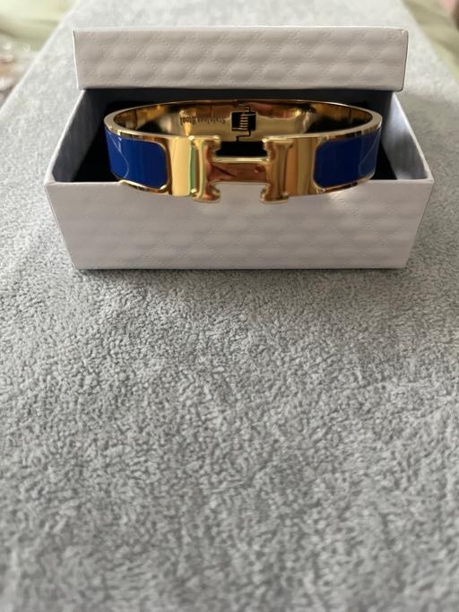 Buy & Sell Hamilton South Lanarkshire - Photos for Lovely boxed bangle