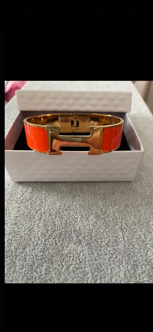 Buy & Sell Hamilton South Lanarkshire - Photos for Lovely new boxed bangle