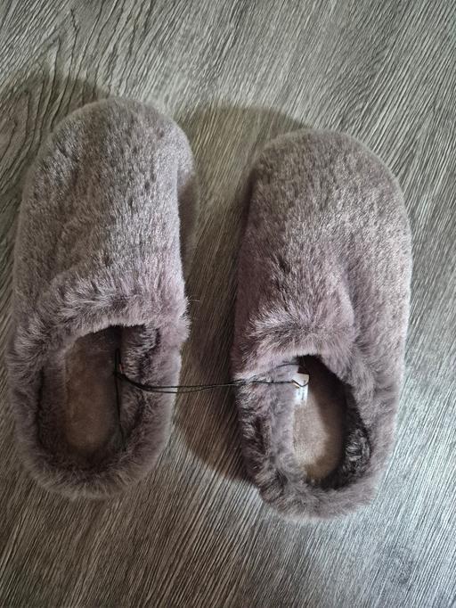 Buy & Sell Crumpsall Manchester - Photos for new Womens Slippers