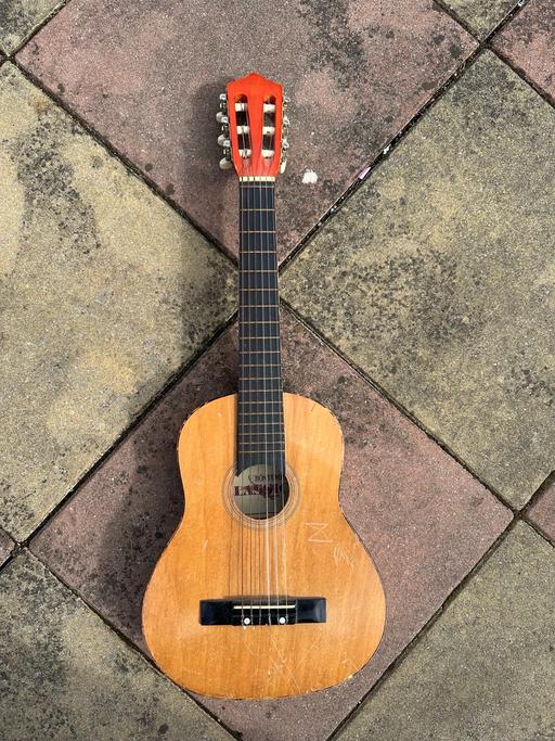 Buy & Sell Blackhorse Road East London - Photos for Vintage lark classical acoustic guitar