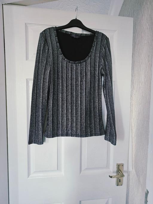 Buy & Sell Newton Doncaster - Photos for M&S dressy shimmer top, size 12.