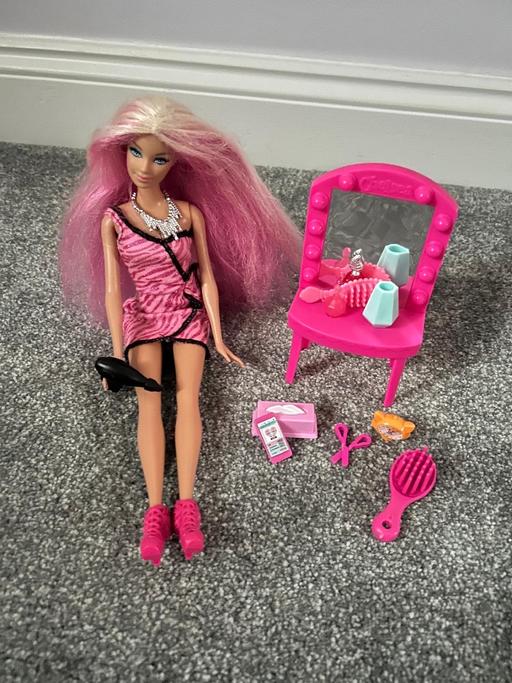 Buy & Sell New Duston West Northamptonshire - Photos for Barbie glamour set
