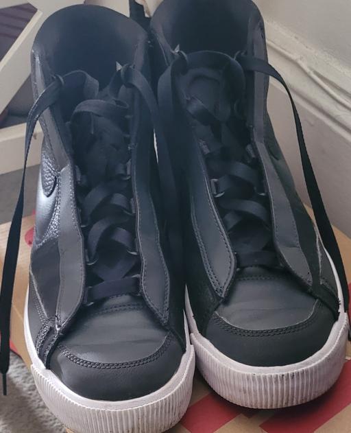 Buy & Sell Wimbledon South West London - Photos for Ladies Nike walking boots