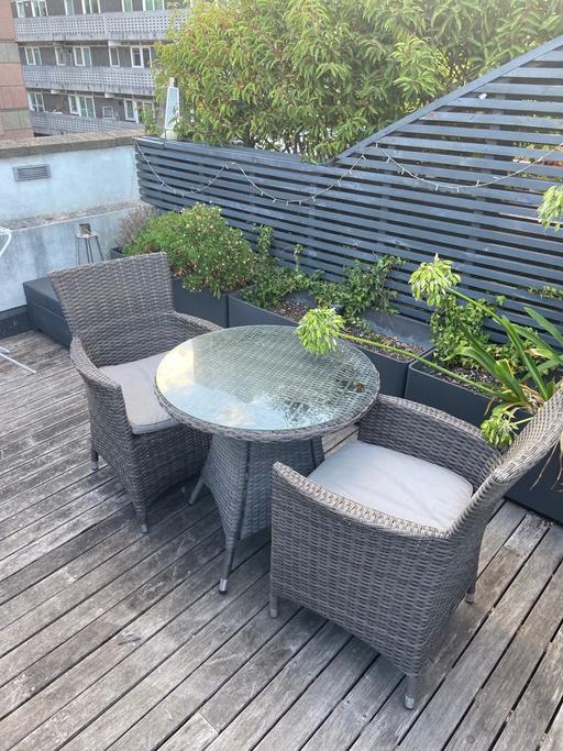 Buy & Sell Aldgate Central London - Photos for Outdoor seating furniture with cushions