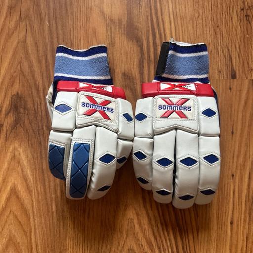 Buy & Sell Atherton Wigan - Photos for Sommers Cricket LH Batting Gloves Size Youth