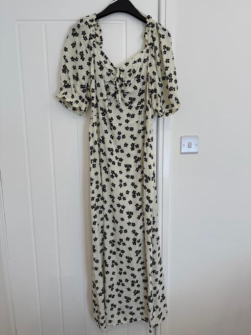 Buy & Sell Hockley Birmingham - Photos for New look cream and women’s black floral dress