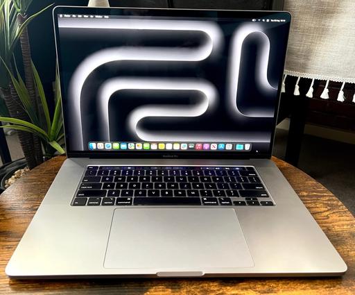 Buy & Sell Newington South East London - Photos for Apple MacBook Pro 16” 2019 521GB SSD 16GB RAM