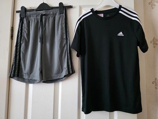 Buy & Sell Blackpool Town Centre Blackpool - Photos for Adidas shorts & t shirt age 11-12 yrs
