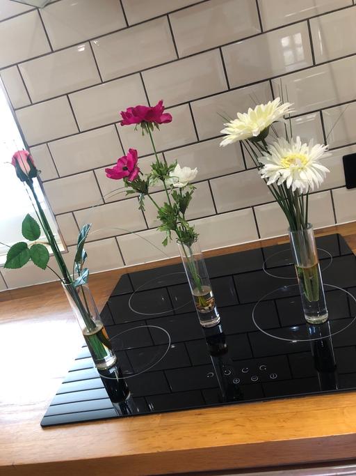 Buy & Sell Turnford Broxbourne - Photos for ARTIFICIAL FLOWERS IN GLASS. VASE
