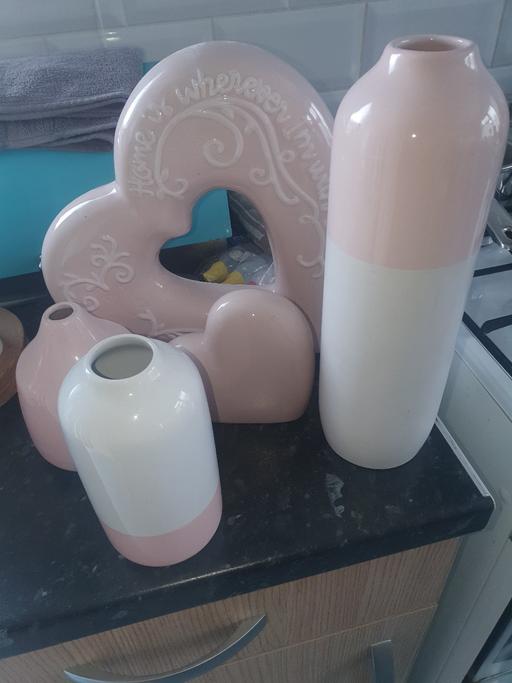 Buy & Sell Pensnett Dudley - Photos for Lovely ,Pink & White Ornaments ,Vases & Heart