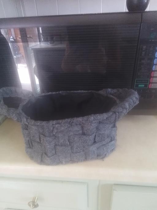 Buy & Sell Streetly Walsall - Photos for GREY BASKET LINED WITH HANDLES