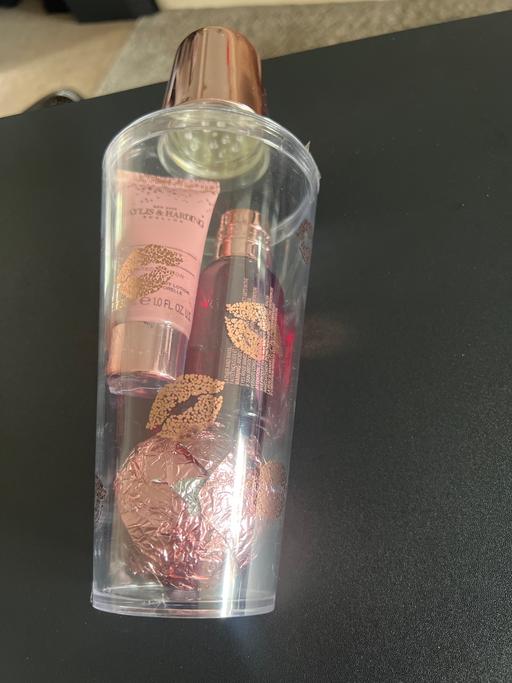 Buy & Sell Romford Havering - Photos for Baylis & Harding cranberry martini set