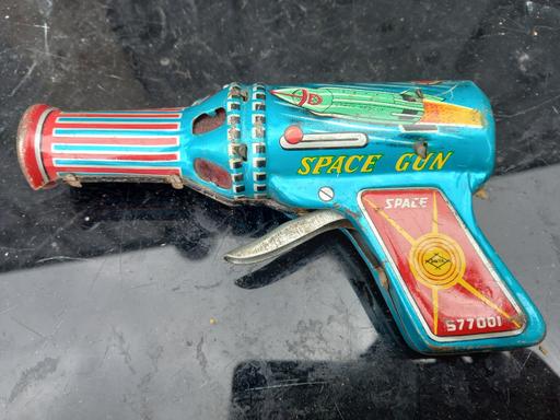 Buy & Sell Hill Top Sandwell - Photos for Vintage Space Gun