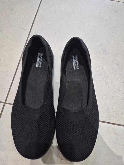 Buy & Sell Roby Knowsley - Photos for Skecher sandals