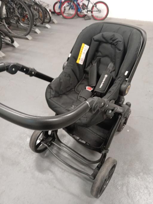 Buy & Sell Canary Wharf East London - Photos for pram & cot (ickle bubba) 3 in 1