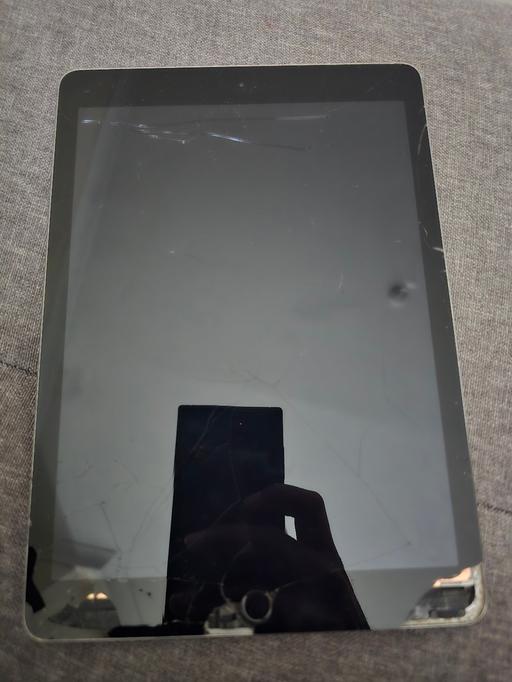 Buy & Sell Catford South East London - Photos for Ipad A1673 spares or repair